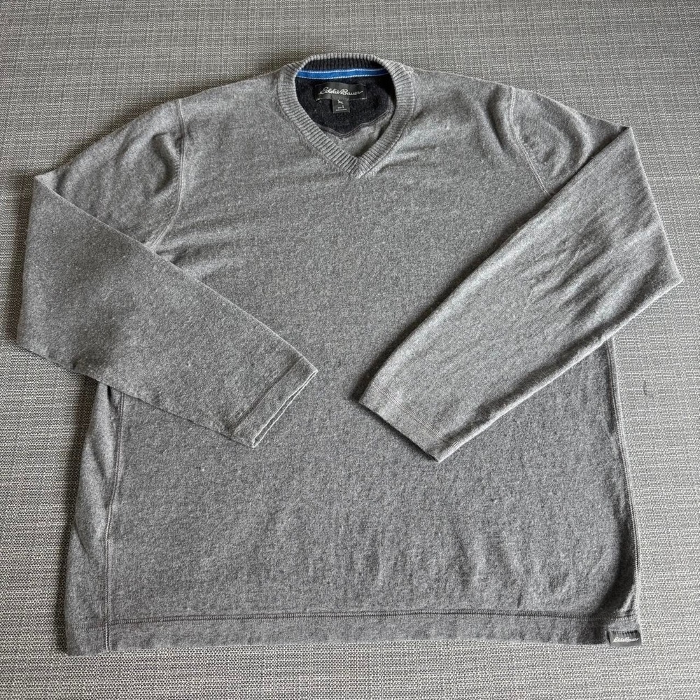Eddie Bauer Gray cotton & wool blend V-neck sweater men's size L